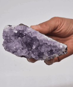 Middelgrote staande amethist cluster (ca. 350-450 g, 7,5-10 cm)